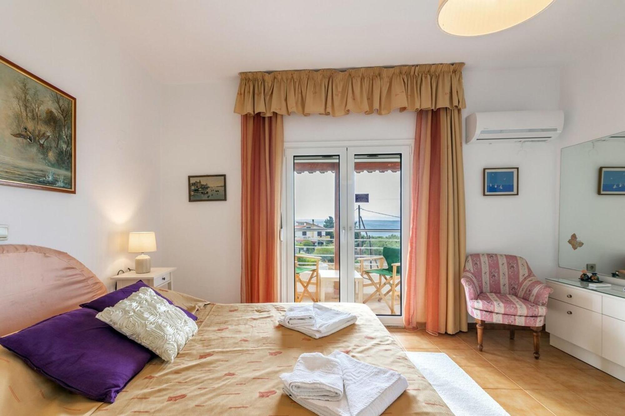 Amazing Villa Chrysanthi With Private Pool In Heraklion Epano Vathia Exterior photo